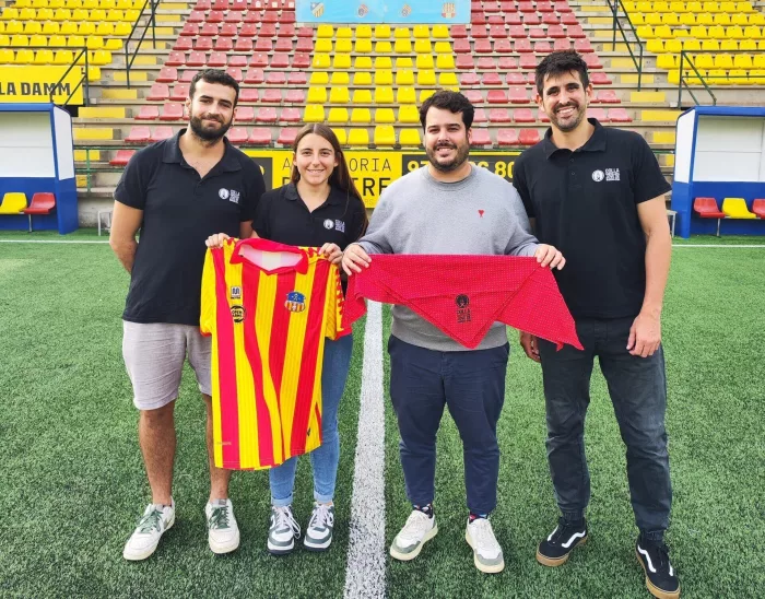 El Sant Andreu estreny el vincle amb la Colla Castellera Jove de Barcelona