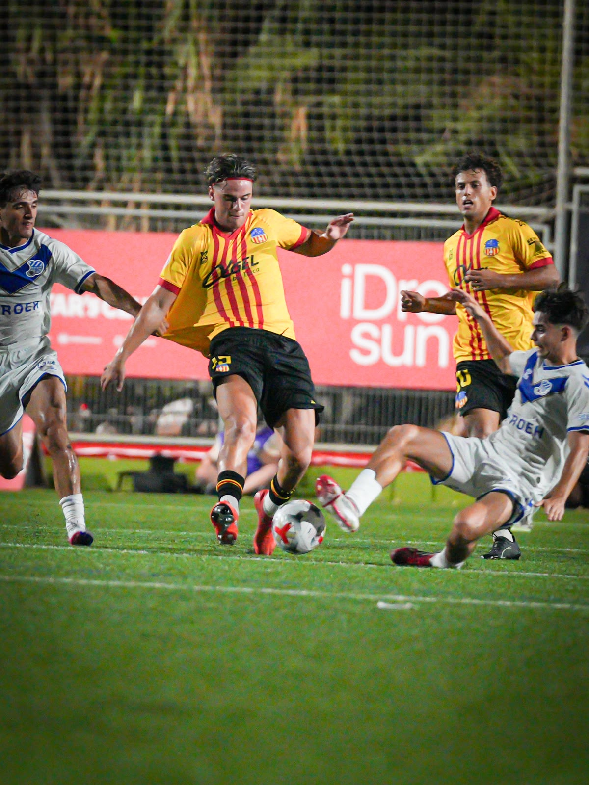 El Sant Andreu cau als penals davant l’Europa (1-1; 1-4)
